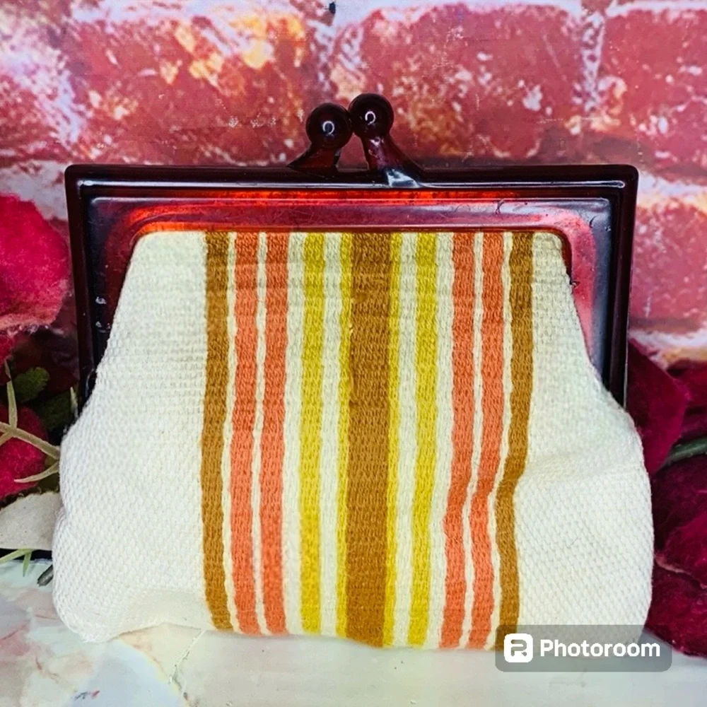 Vintage 70s Orange And Cream Striped Kisslock Change Purse - Picture 2 of 8